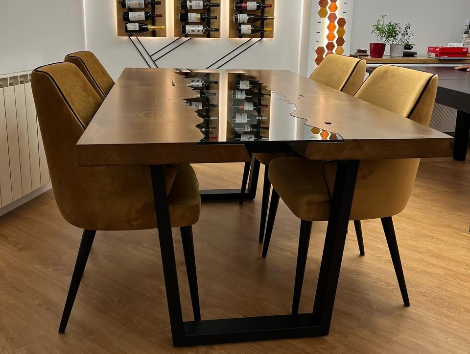 Mesa de jantar com resina translúcida — outra vista