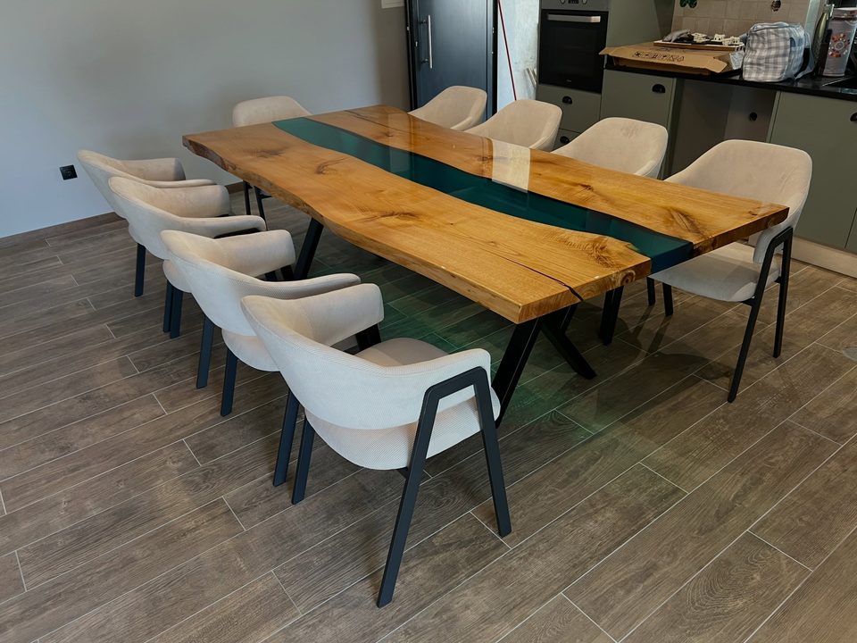 Mesa de jantar com veio central — outra vista